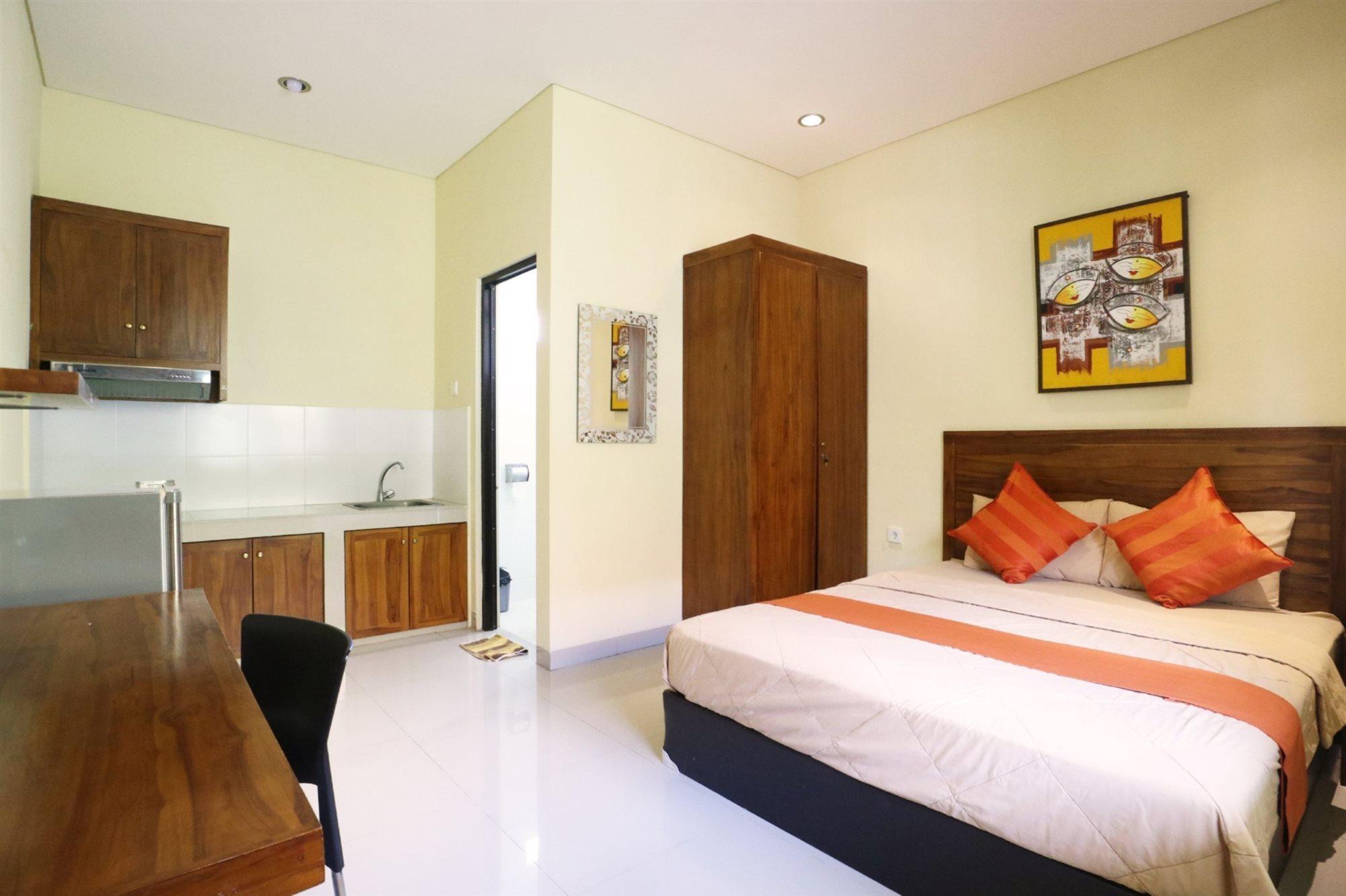 Hotel Dee Mansion Denpasar Esterno foto