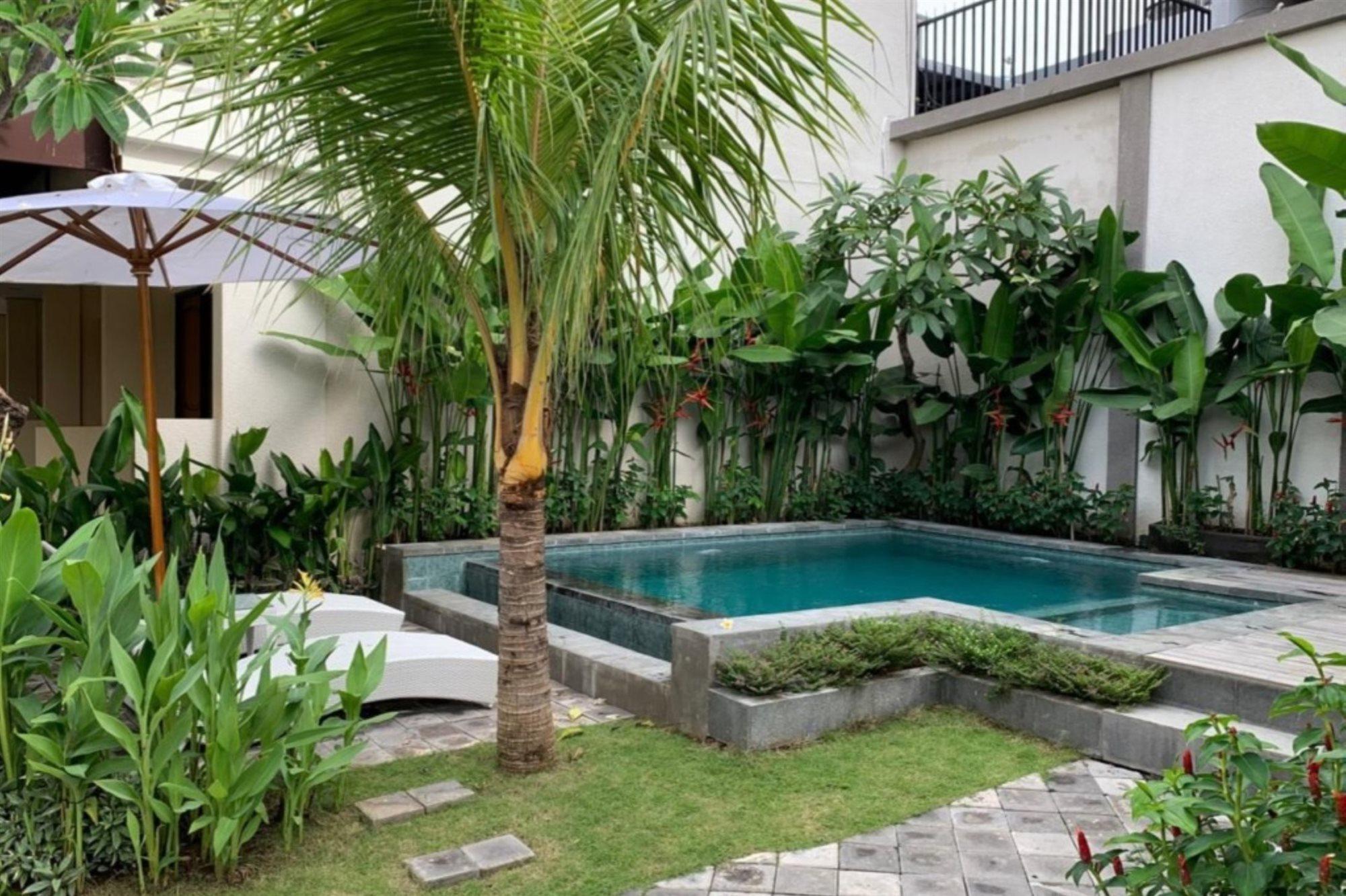 Hotel Dee Mansion Denpasar Esterno foto