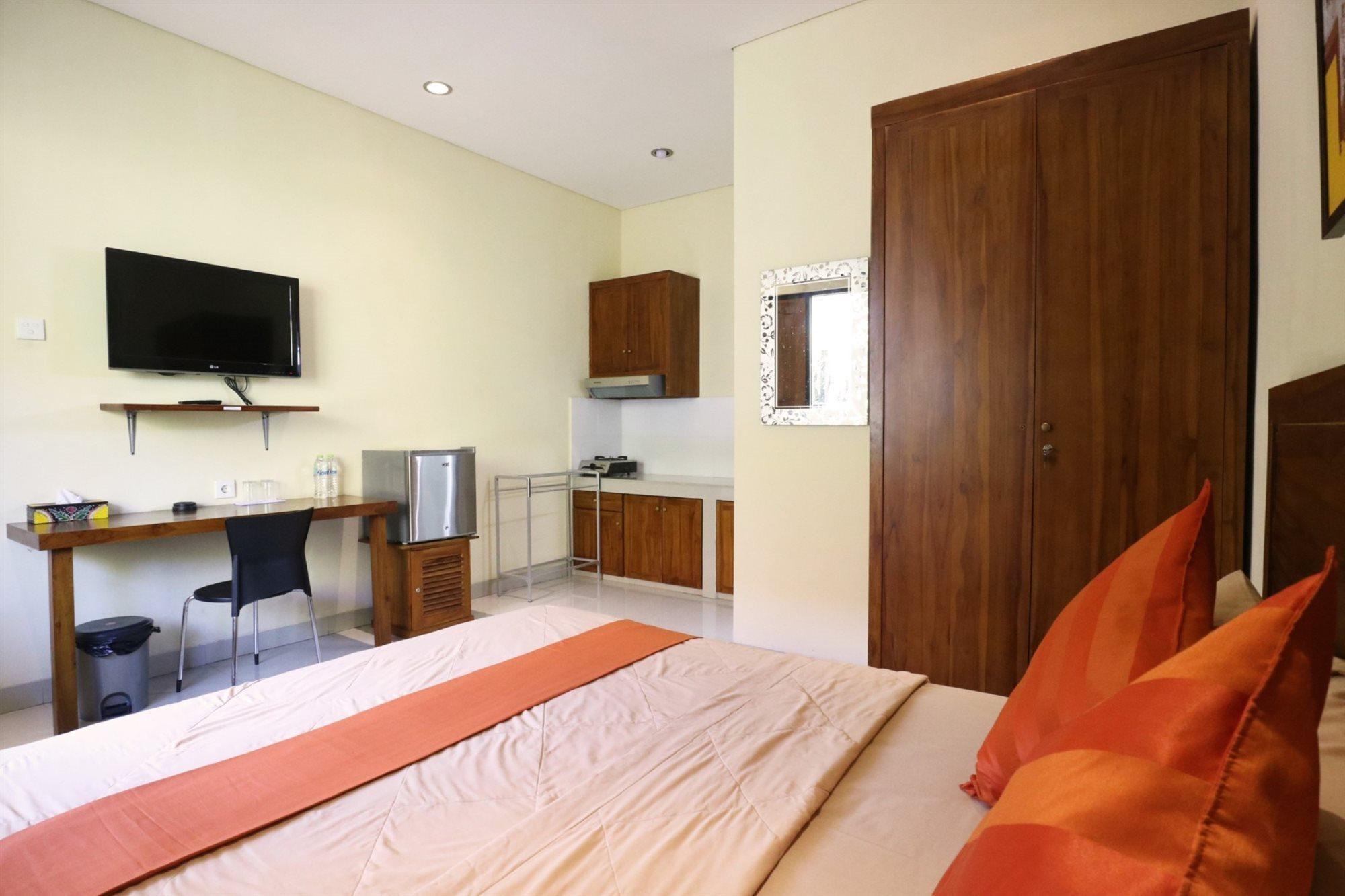 Hotel Dee Mansion Denpasar Esterno foto