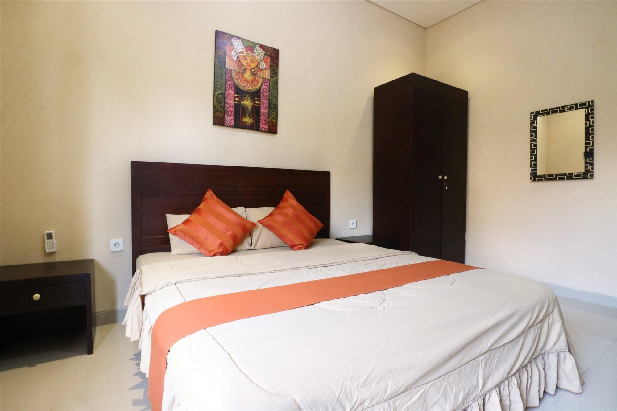 Hotel Dee Mansion Denpasar Esterno foto