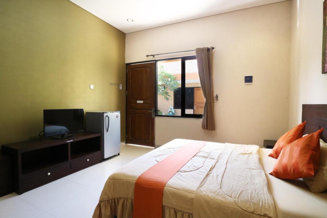 Hotel Dee Mansion Denpasar Esterno foto
