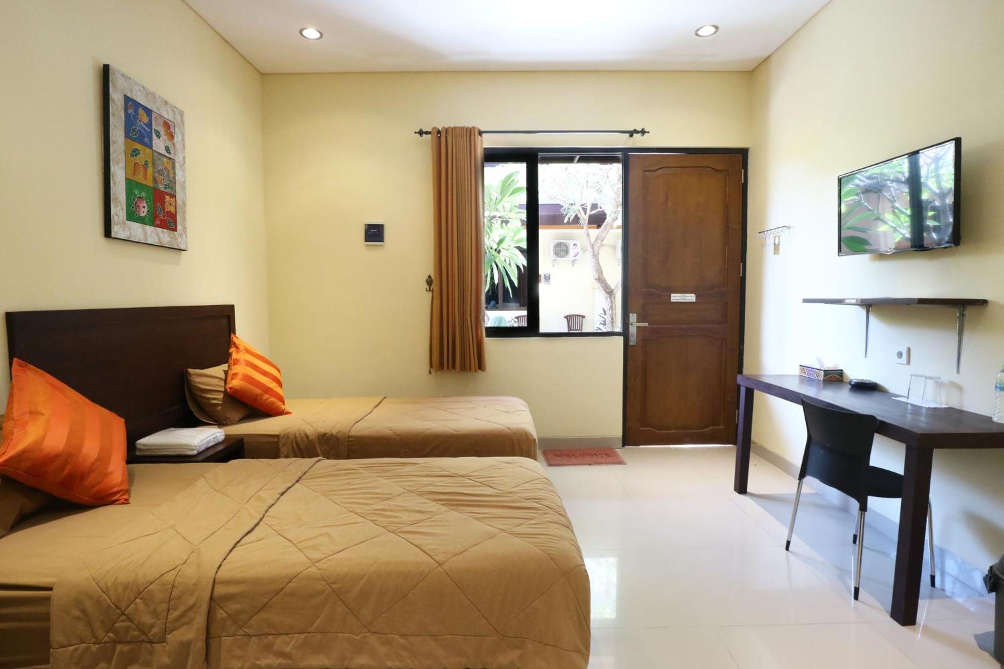 Hotel Dee Mansion Denpasar Esterno foto