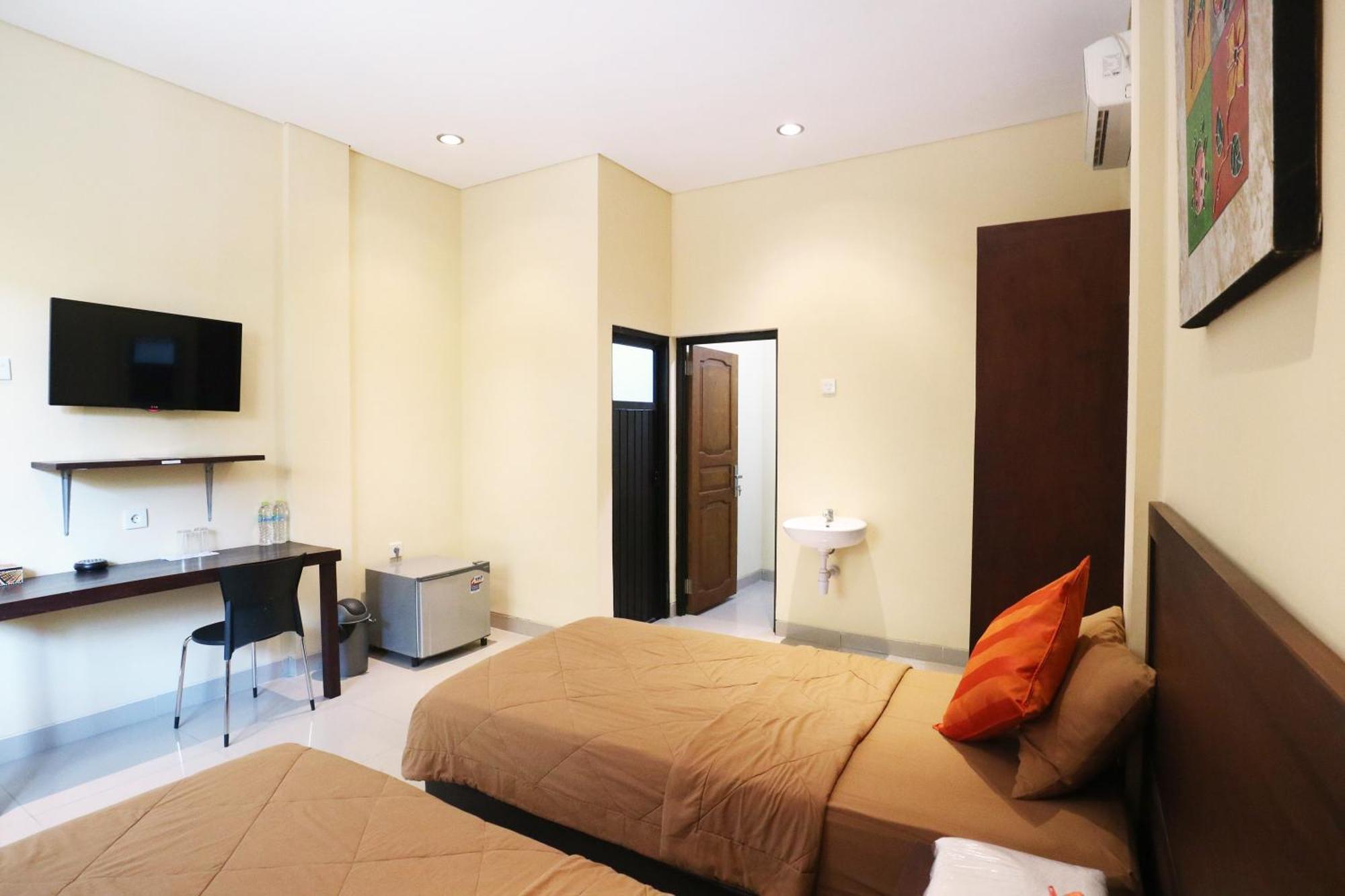 Hotel Dee Mansion Denpasar Esterno foto