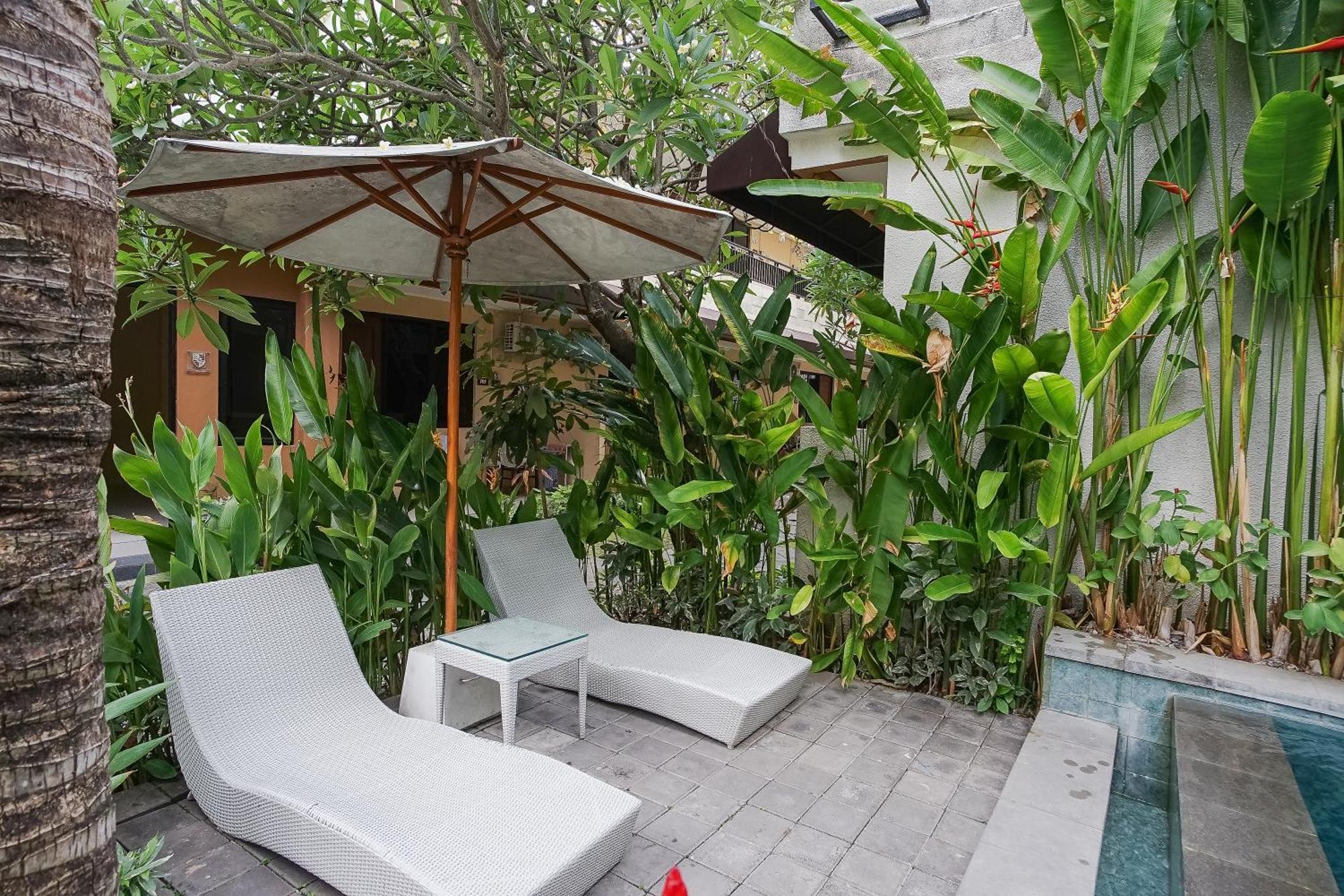 Hotel Dee Mansion Denpasar Esterno foto