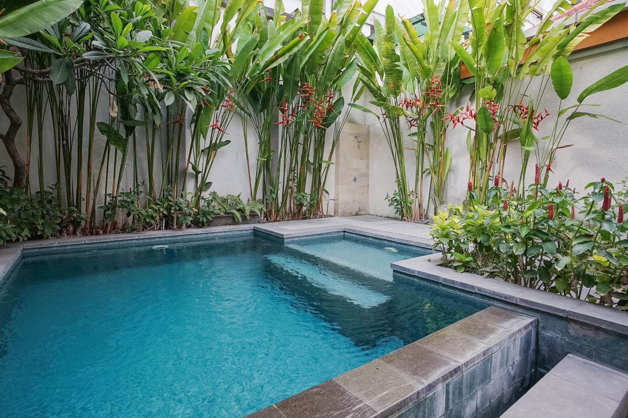 Hotel Dee Mansion Denpasar Esterno foto