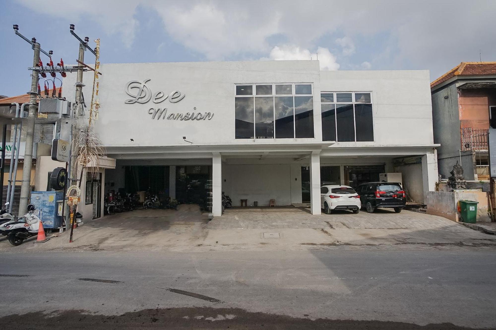 Hotel Dee Mansion Denpasar Esterno foto