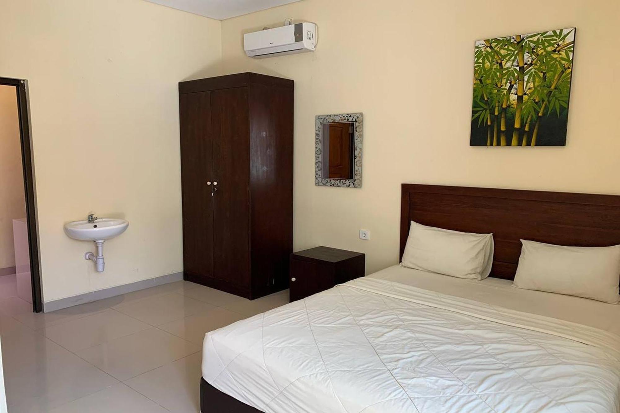 Hotel Dee Mansion Denpasar Esterno foto